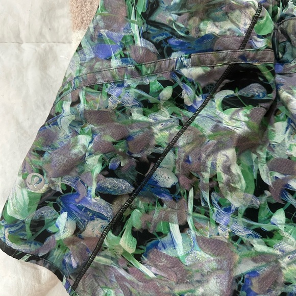 Lululemon athletic shorts - Picture 3 of 3